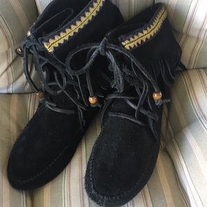 Moccasin boots
